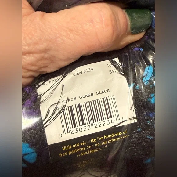 Lion Brand Fancy Fur Yarn 1.75 oz Stain Glass Black Lot Of 3 Knit Crochet Craft - Picture 3 of 4